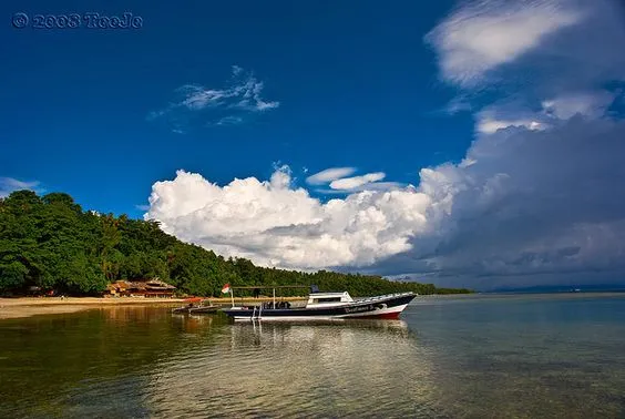 Suasana Romantis di Taman Laut Bunaken (Foto: flickr.com)