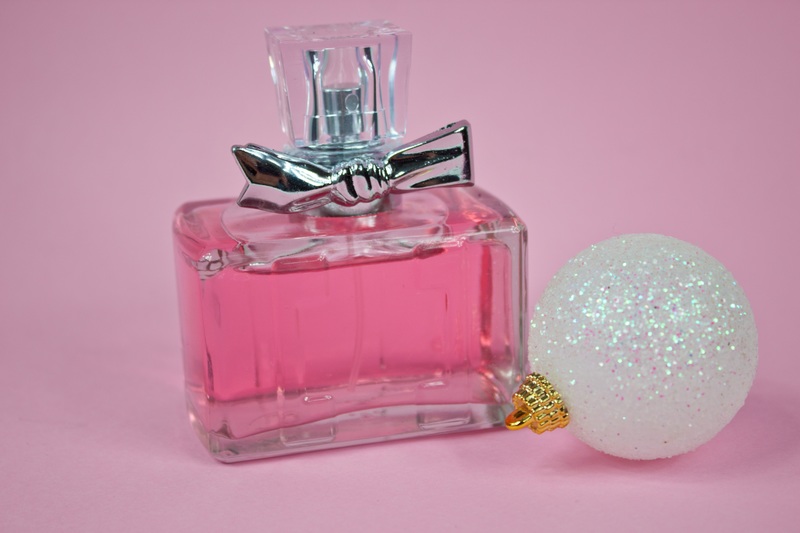 Parfum Sebagai Ide Hadiah Pertunangan Umum