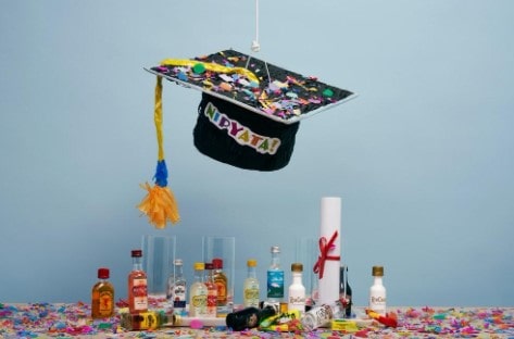 Kado Sidang Skripsi Wisuda