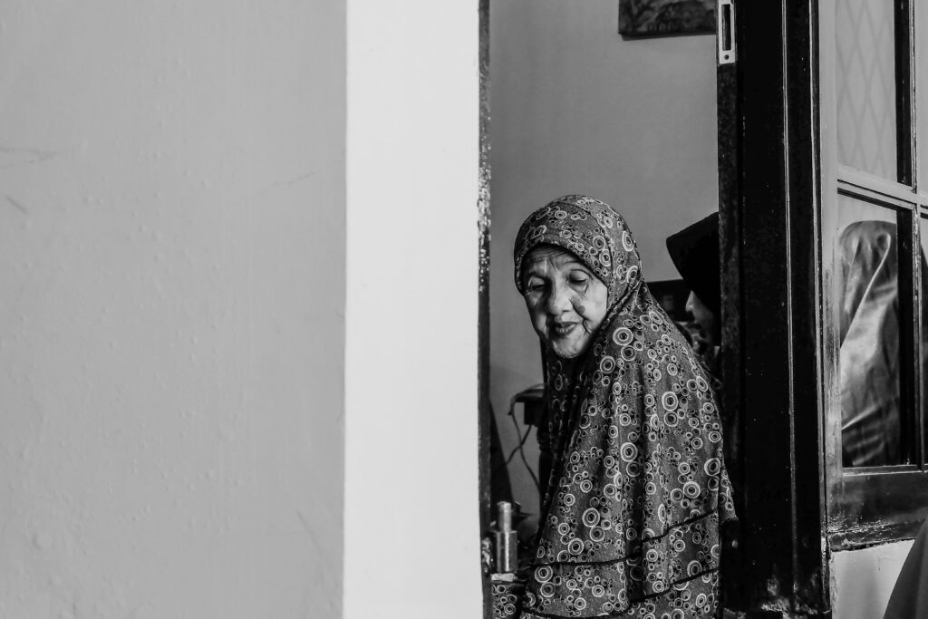 Hadiah Untuk Ibu Yang Sudah Tua