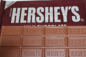 https://pixabay.com/photos/chocolate-bar-candy-sweet-tasty-721602/