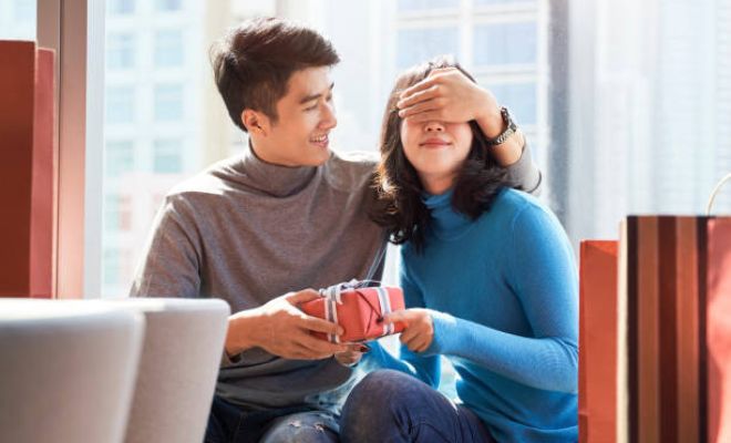 Memahami Selera dan Kepribadian Istri Sebelum Memberi Hadiah