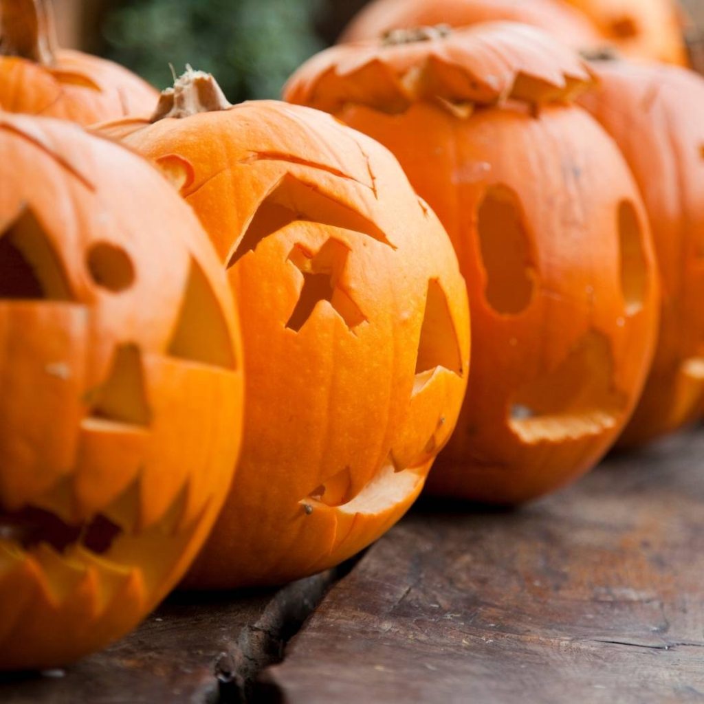 13 Easy and Unique Ideas to Do Terrific Pumpkin Carving - shape