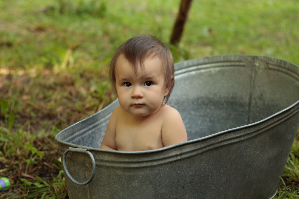 Baby bath tub