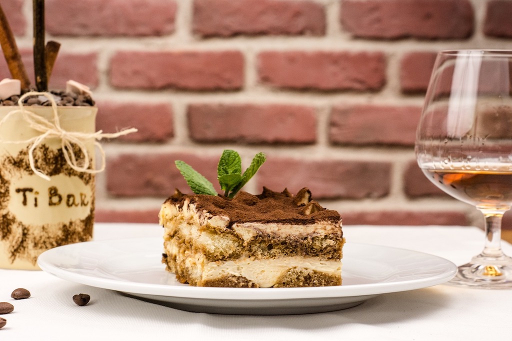 Tiramisu Cake