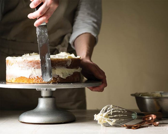 How to Cut an Ice Cream Cake